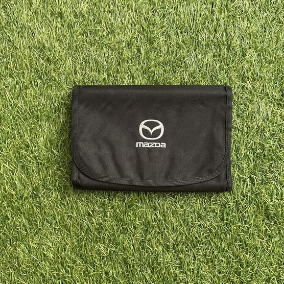 2021 Mazda Mazda3 Hatchback & Sedan Owners Manual 2.5L 2.0L - Picture 9 of 11